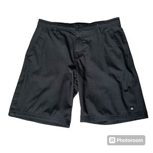 MICROS size 30 men’s dark gray board shorts